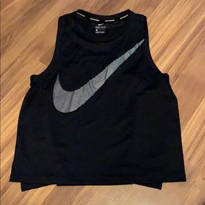 black workout tanktop